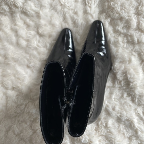 Gorgeous boots - Picture 3 of 9